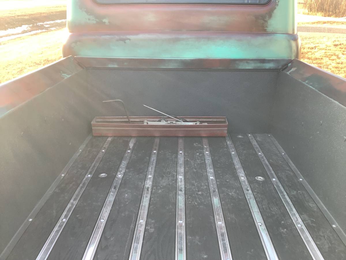 Ford-f1-1952-custom-3