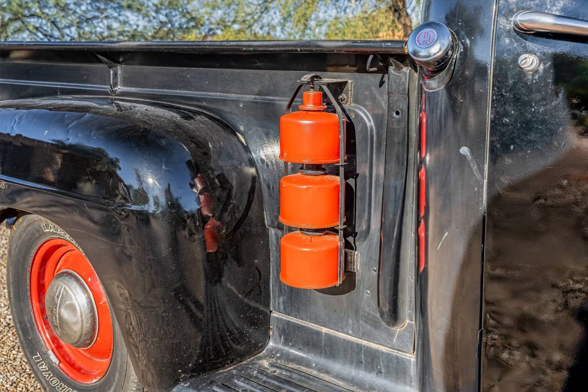 Ford-f100-1949-black-2