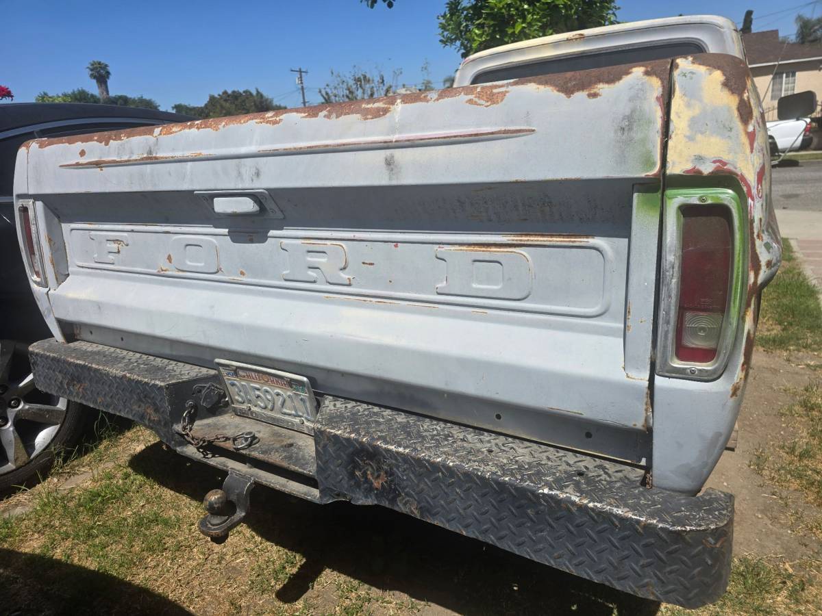 Ford-f100-1967-grey-1