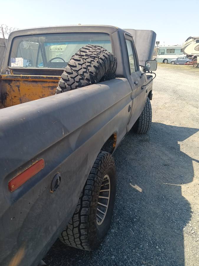 Ford-f100-4x4-1973-black-2