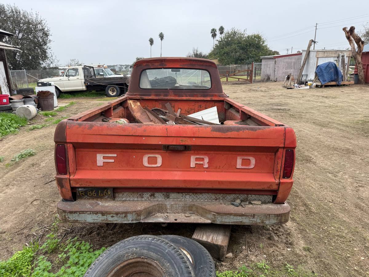 Ford-f100-custom-1965-red