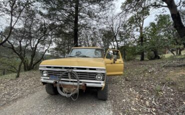 Ford-f100-custom-1974-yellow-2