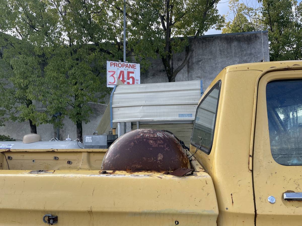 Ford-f100-custom-1974-yellow-4