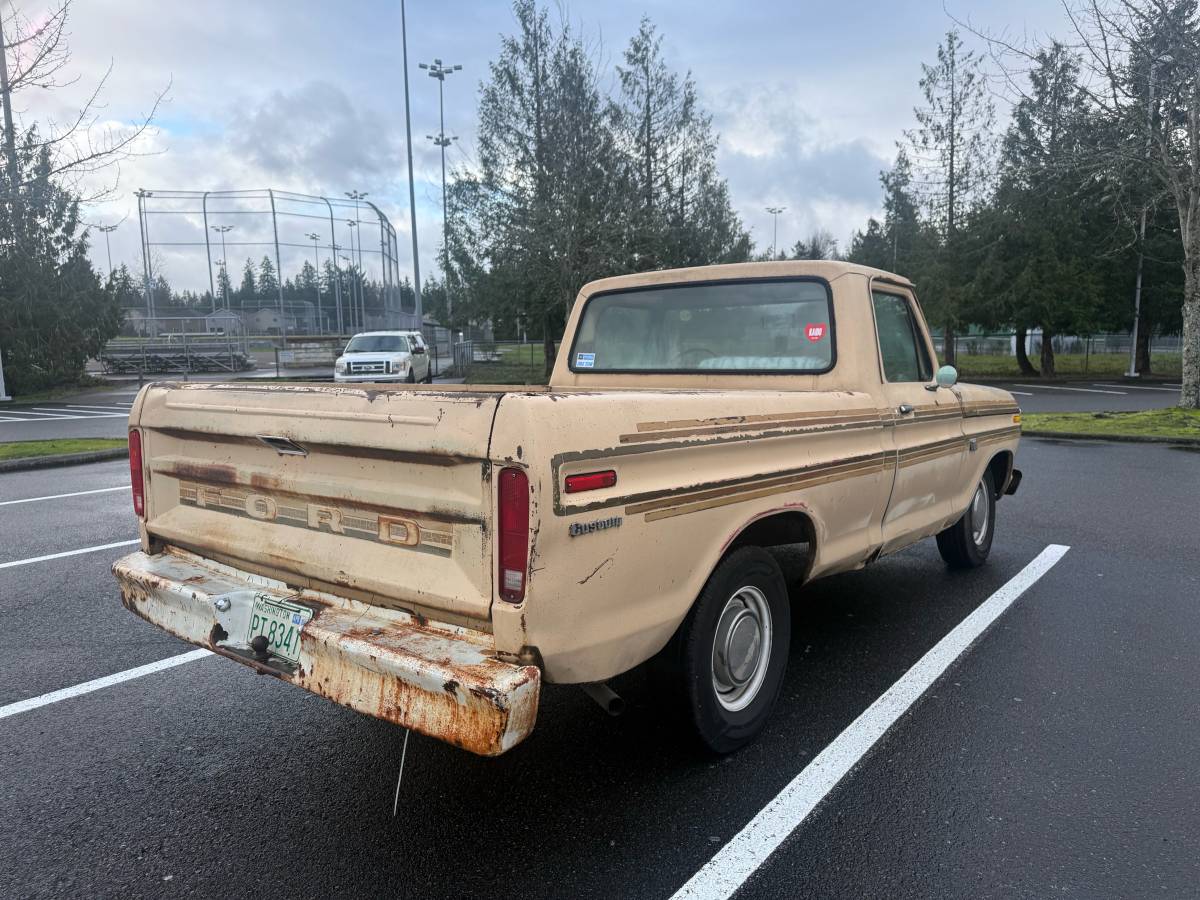 Ford-f100-custom-1976-yellow-3