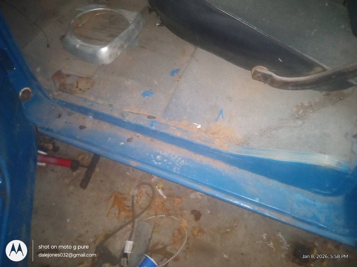 Ford-f100-custom-cab-1966-blue-10