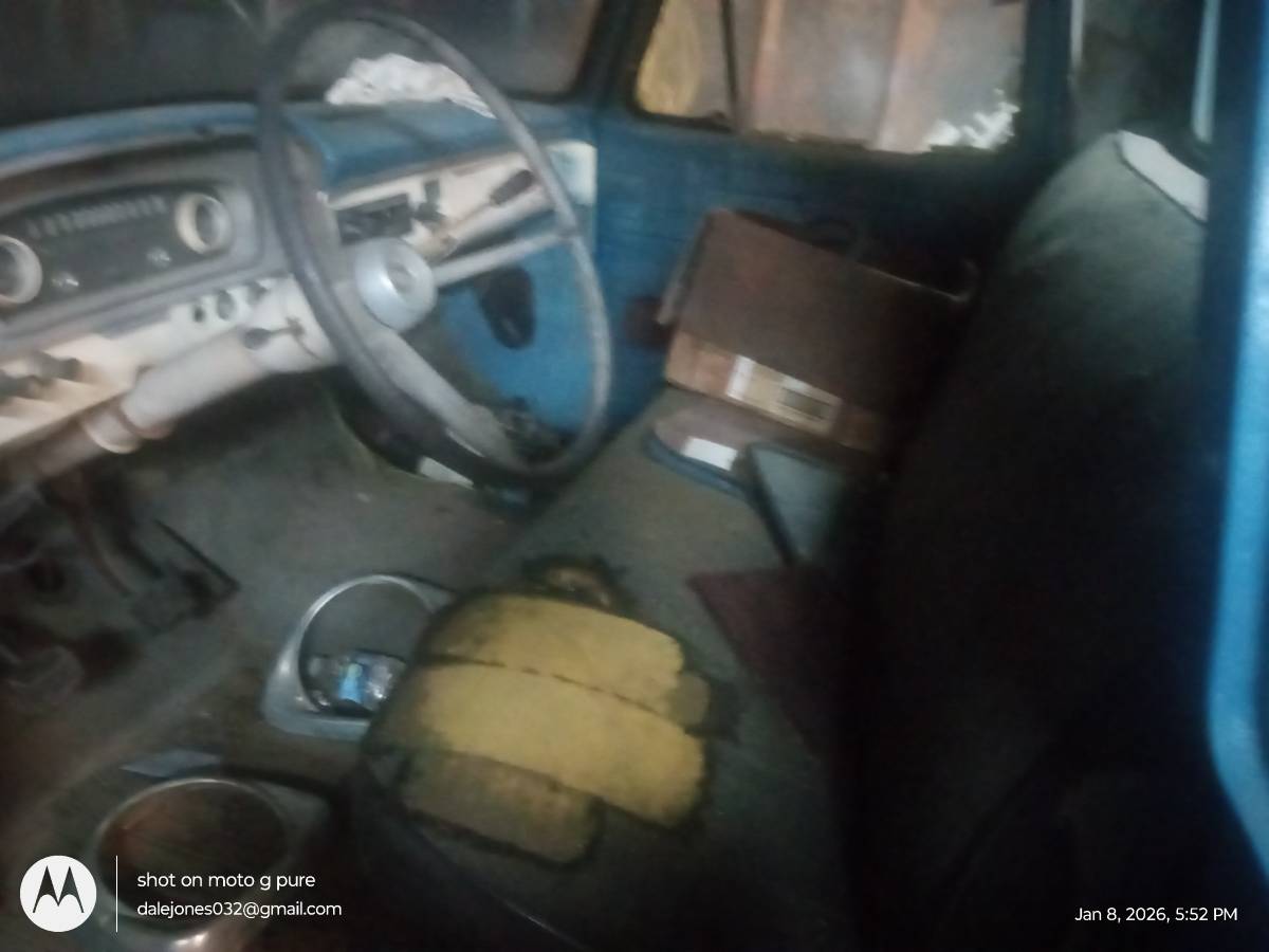 Ford-f100-custom-cab-1966-blue-6