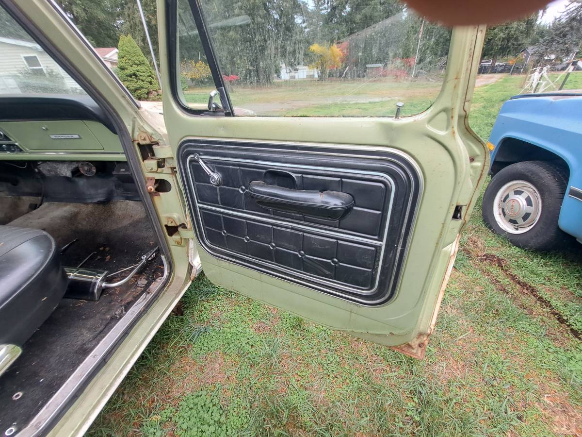 Ford-f250-1968-green-2