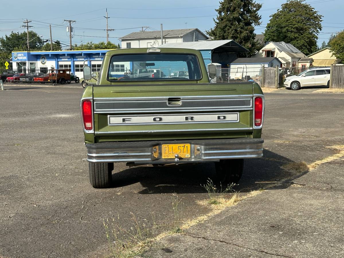 Ford-f250-1976-green-5