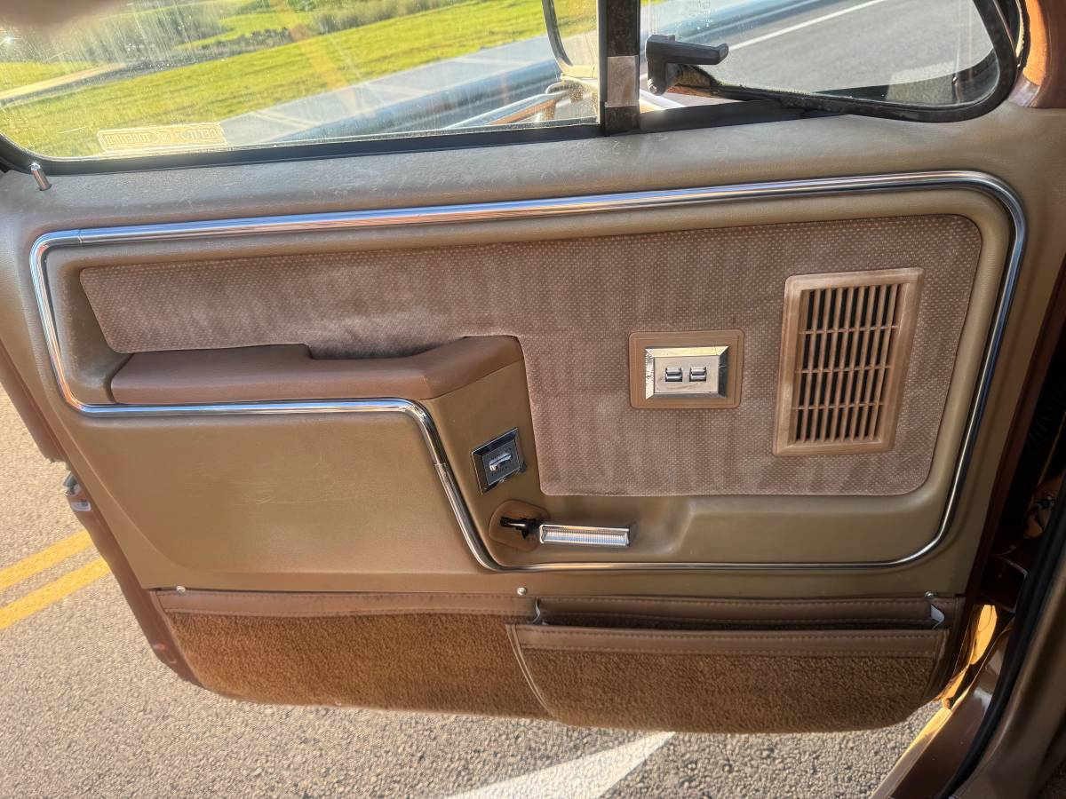 Ford-f250-1986-brown-14