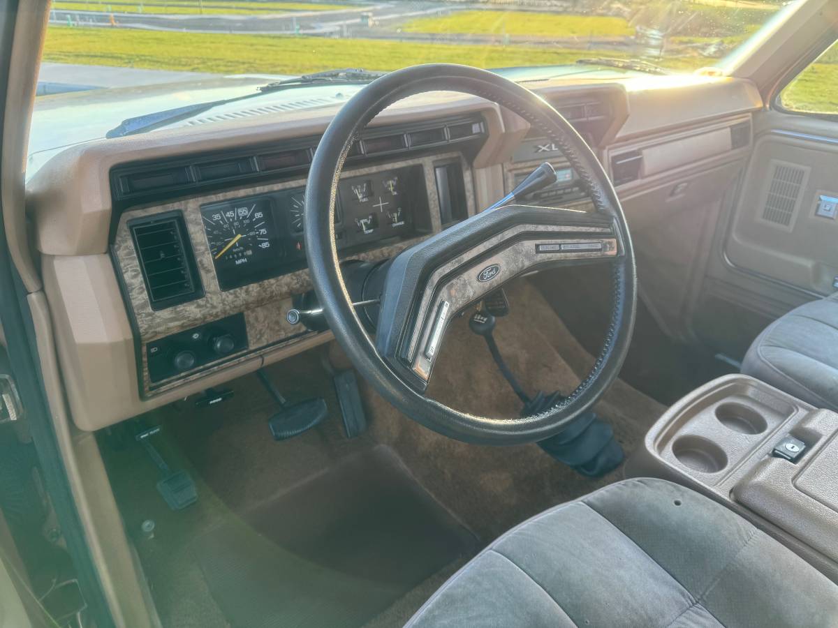 Ford-f250-1986-brown-9