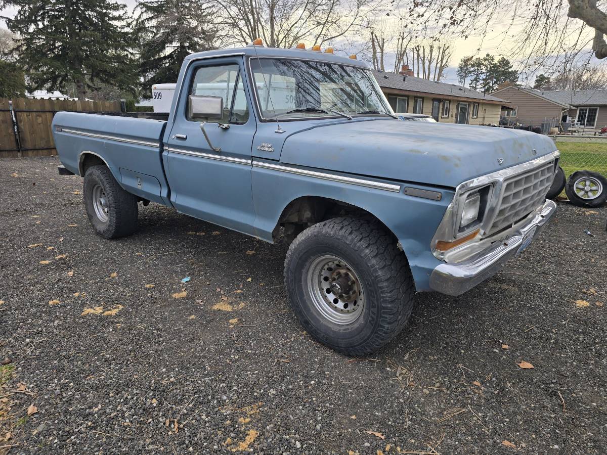 Ford-f250-4x4-1979-blue-3