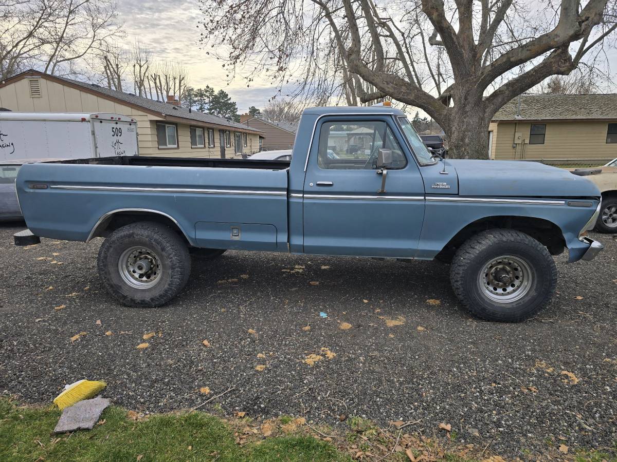Ford-f250-4x4-1979-blue
