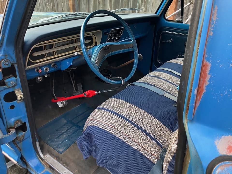 Ford-f250-camper-special-1972-blue-4