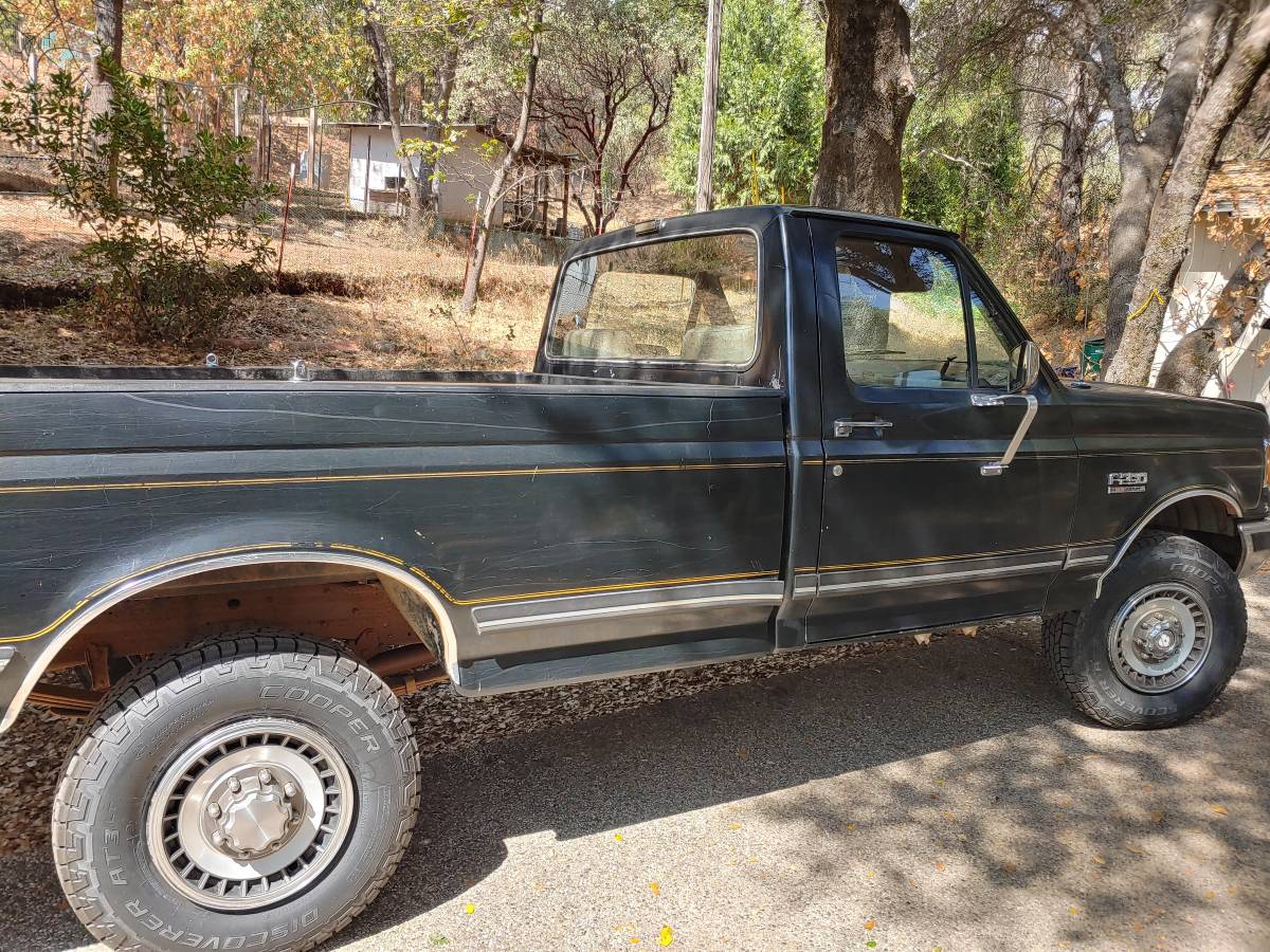 Ford-f250-lariat-1988-black-1