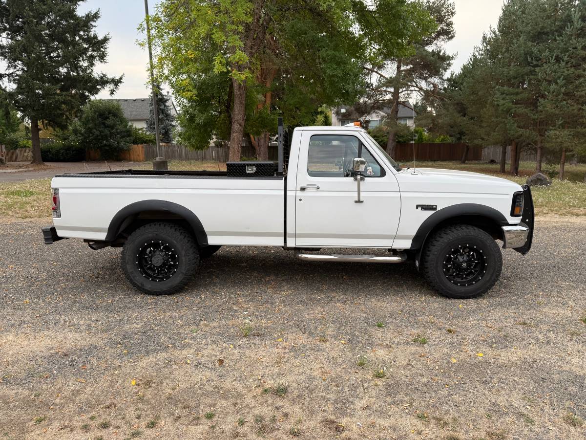 Ford-f250-xl-1996-white-3