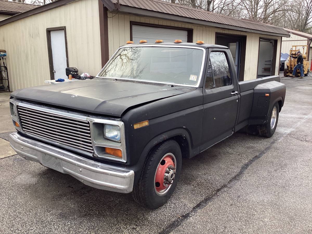 Ford-f350-1985-black-1
