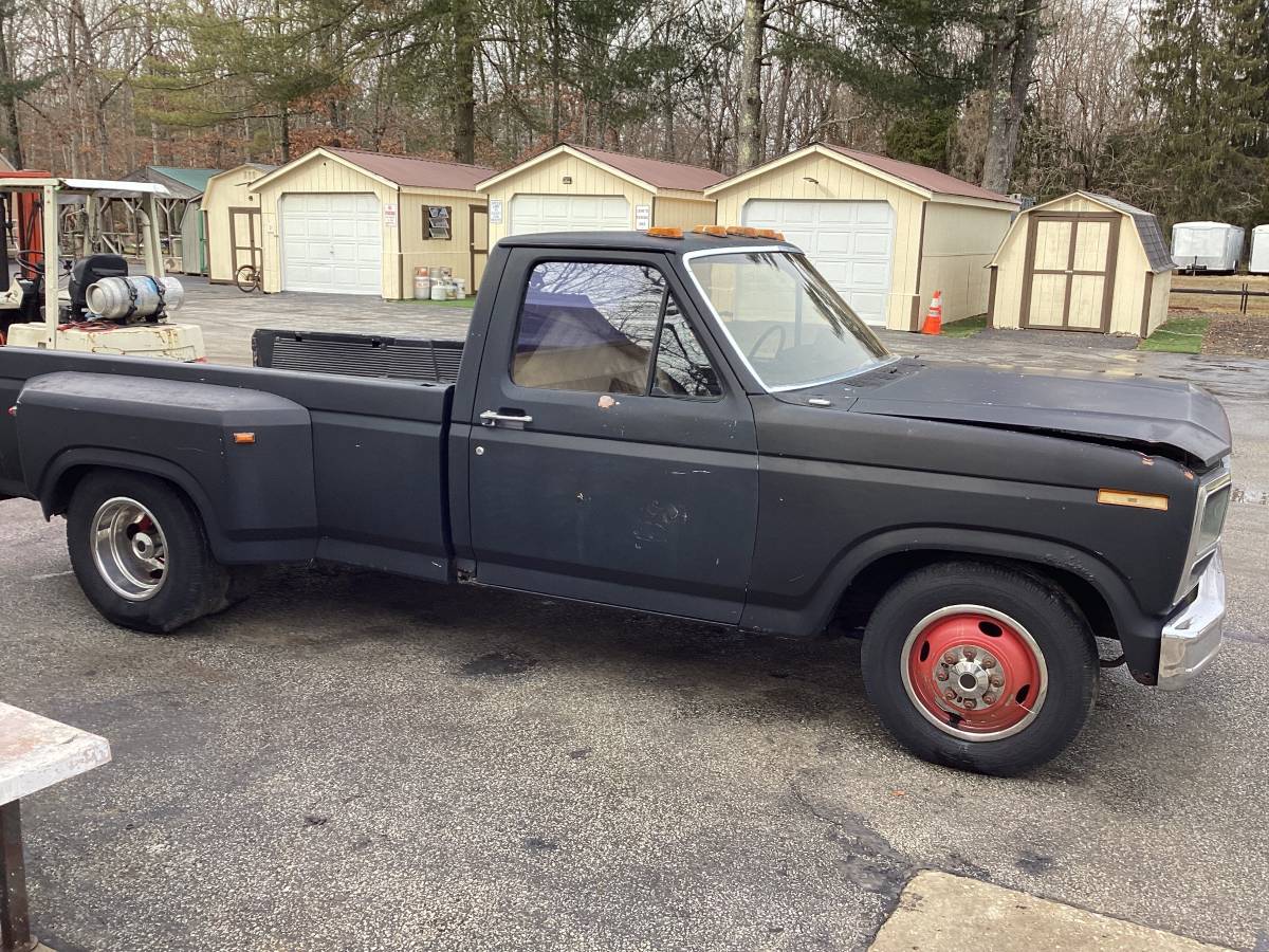 Ford-f350-1985-black-2