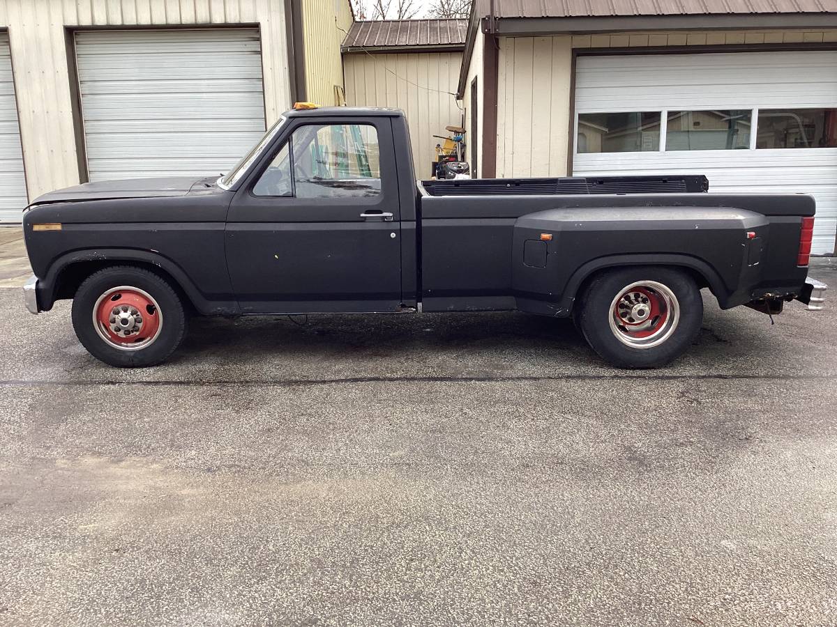 Ford-f350-1985-black