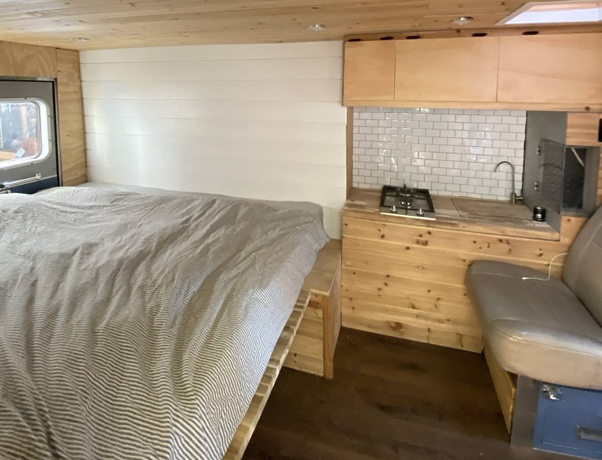 Ford-f350-super-duty-diesel-1990-white-13