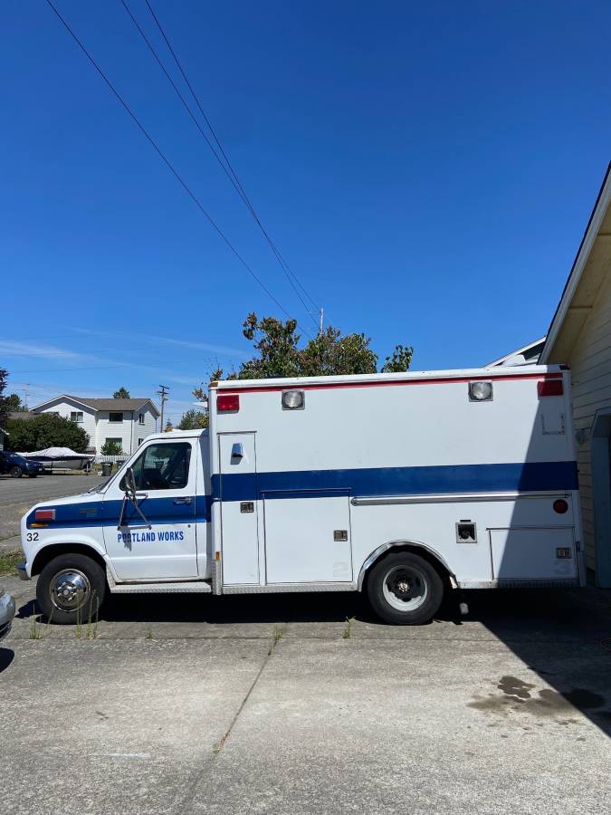 Ford-f350-super-duty-diesel-1990-white