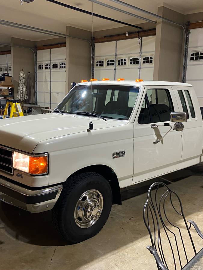 Ford-f350-xlt-lariat-1990-white-23