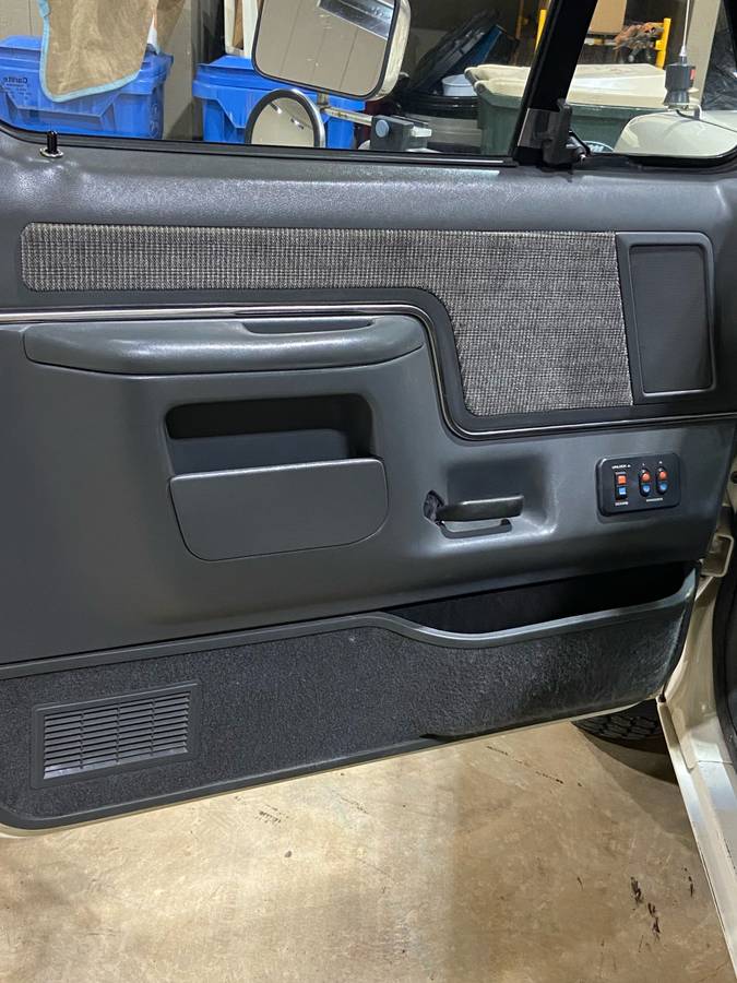 Ford-f350-xlt-lariat-1990-white-25