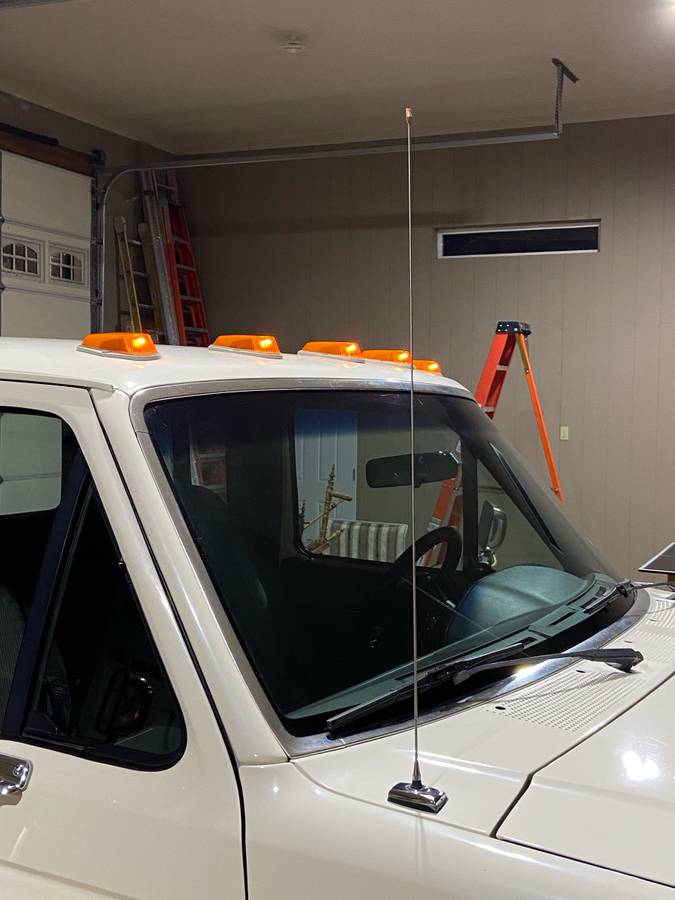 Ford-f350-xlt-lariat-1990-white-30