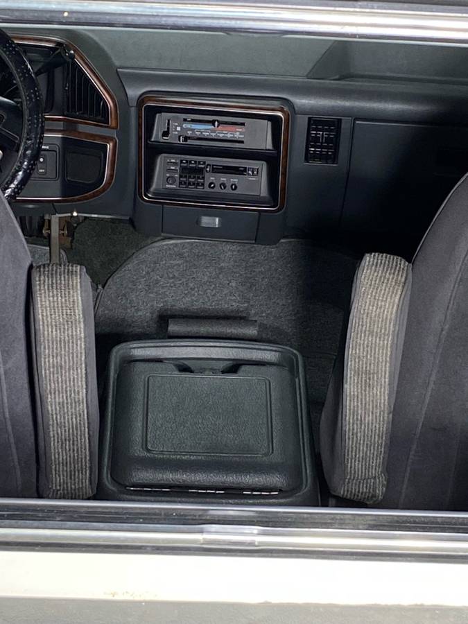 Ford-f350-xlt-lariat-1990-white-35