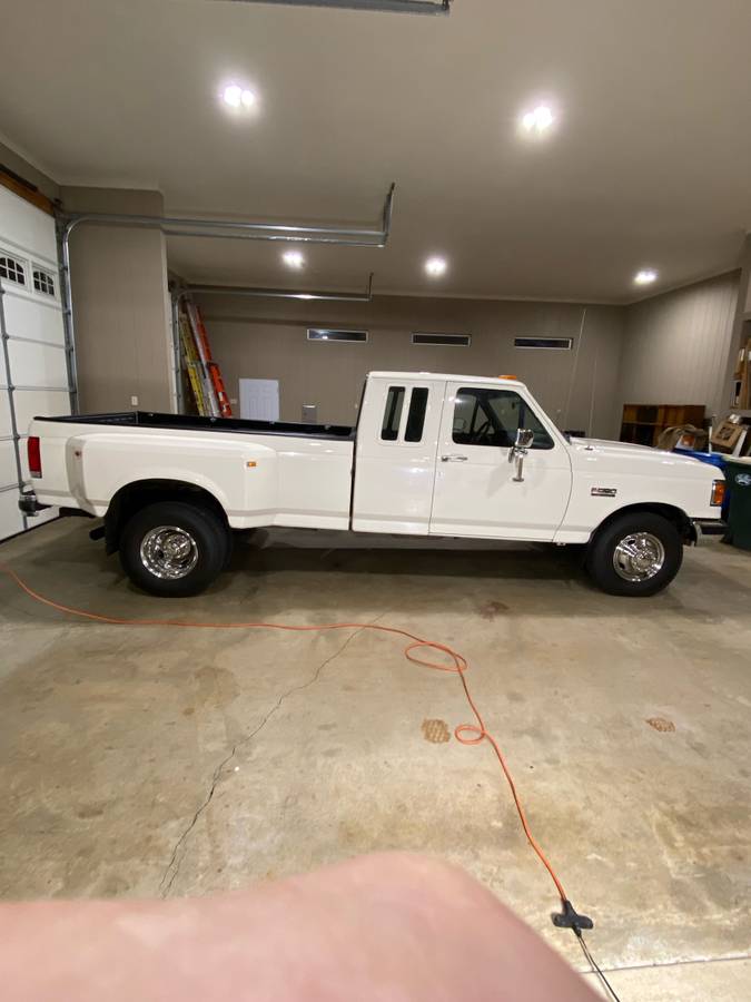 Ford-f350-xlt-lariat-1990-white-36