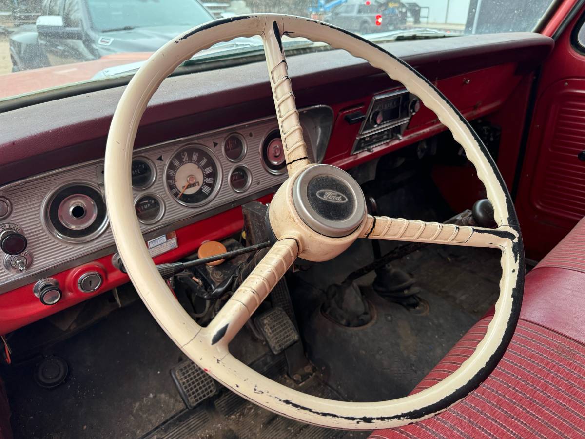 Ford-f600-1968-red-1