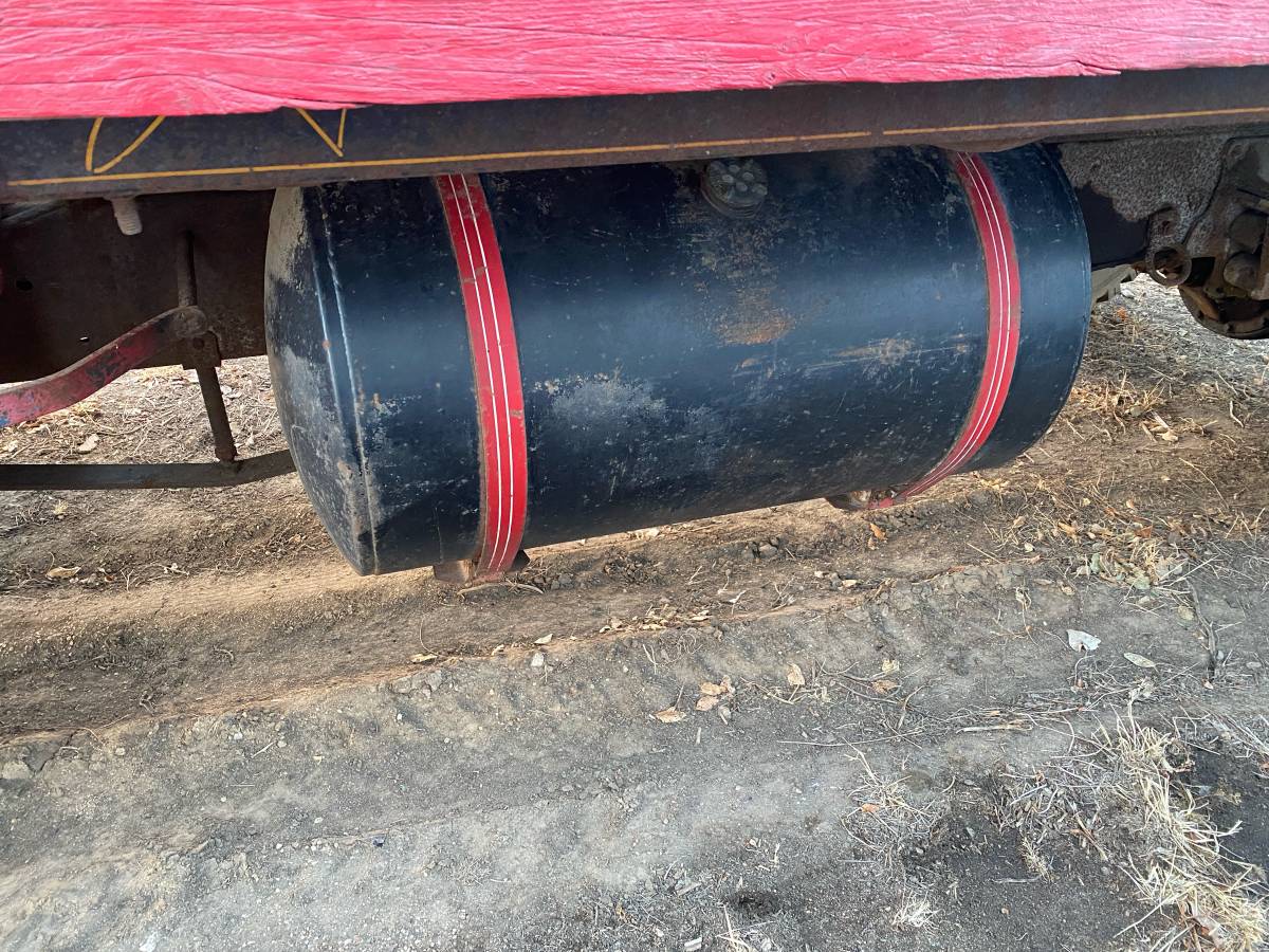 Ford-f600-1968-red-17