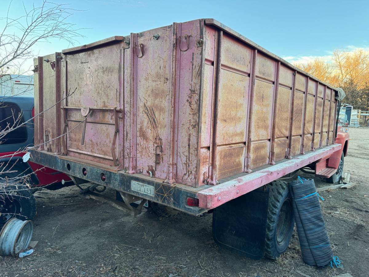 Ford-f600-1968-red-5