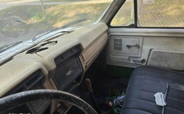Ford-f600-diesel-1984-white-1
