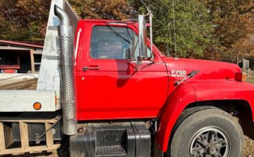 Ford-f700-diesel-1992-red-1