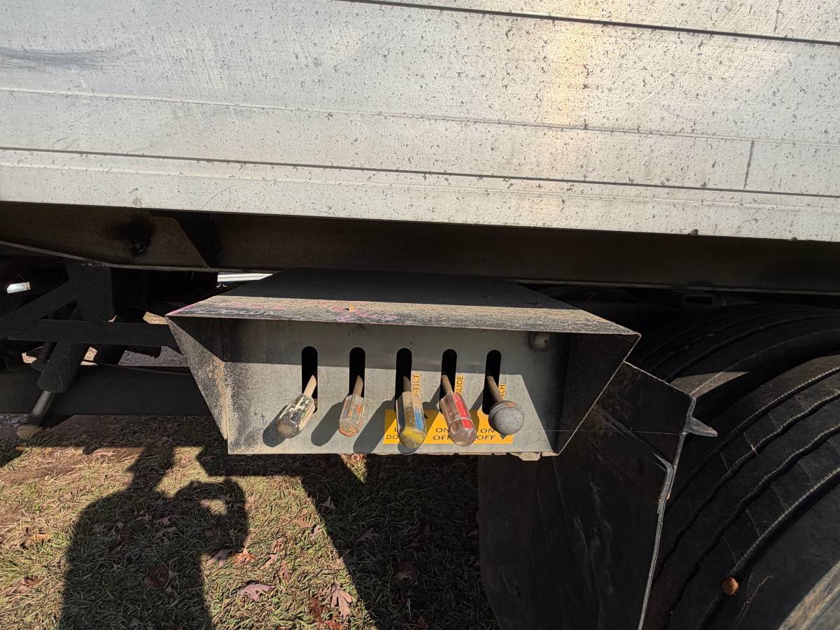 Ford-f700-diesel-1992-red-12