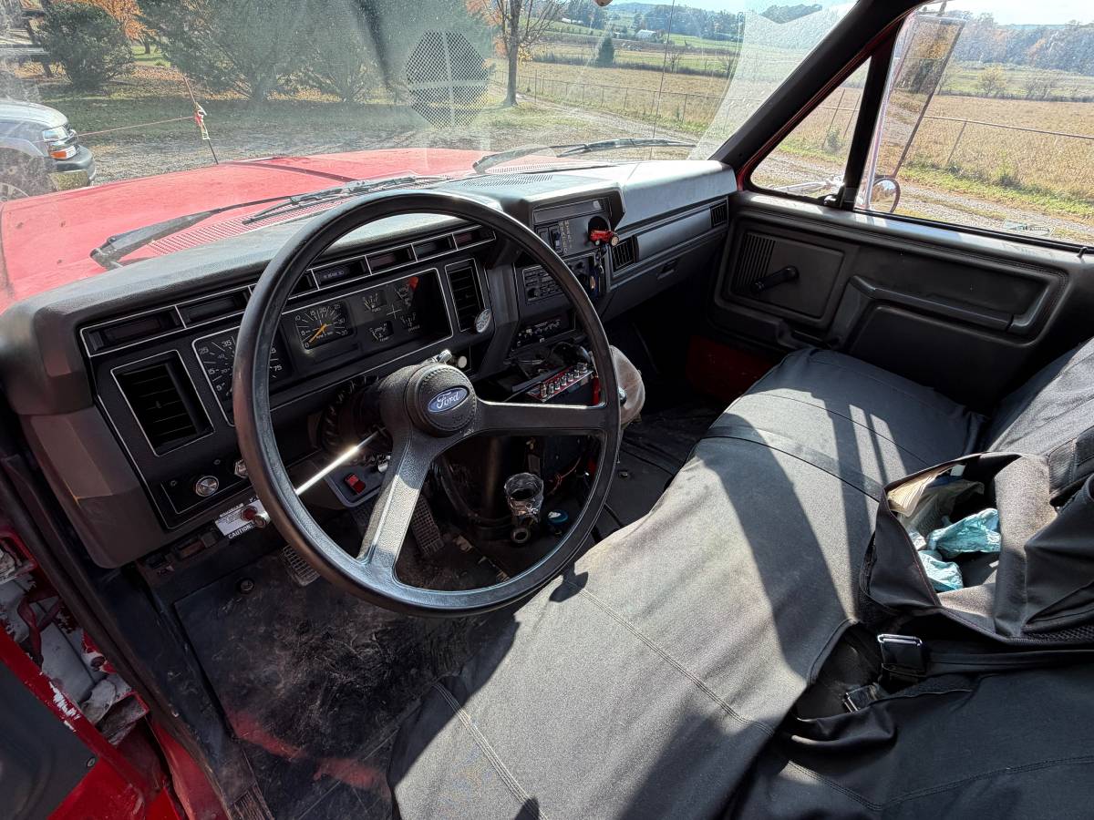 Ford-f700-diesel-1992-red-15