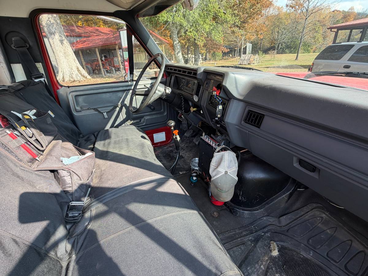 Ford-f700-diesel-1992-red-16