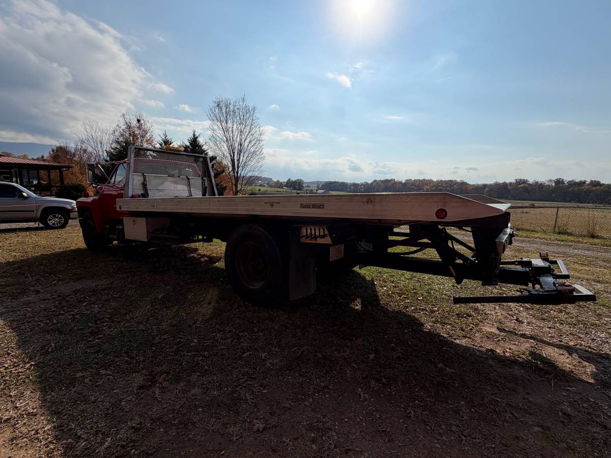 Ford-f700-diesel-1992-red-2