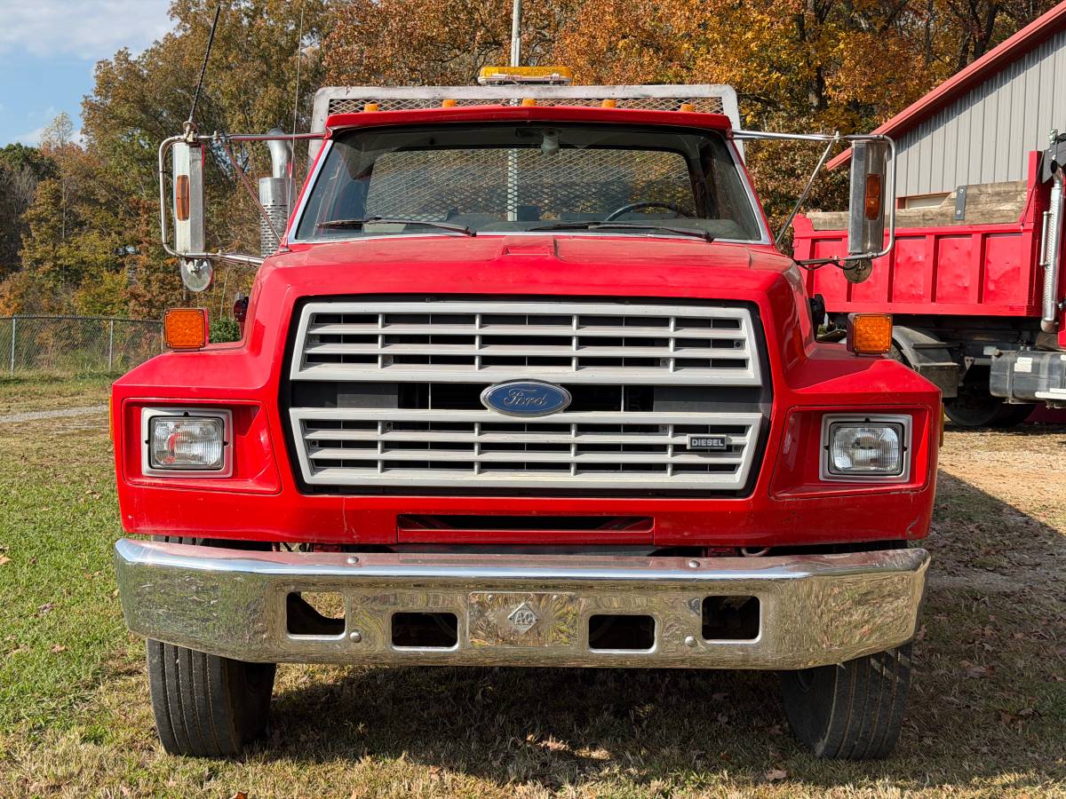 Ford-f700-diesel-1992-red-4