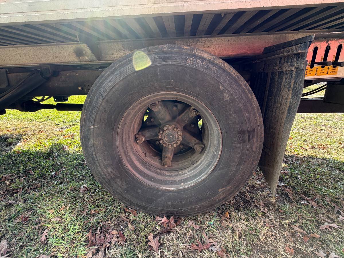 Ford-f700-diesel-1992-red-9