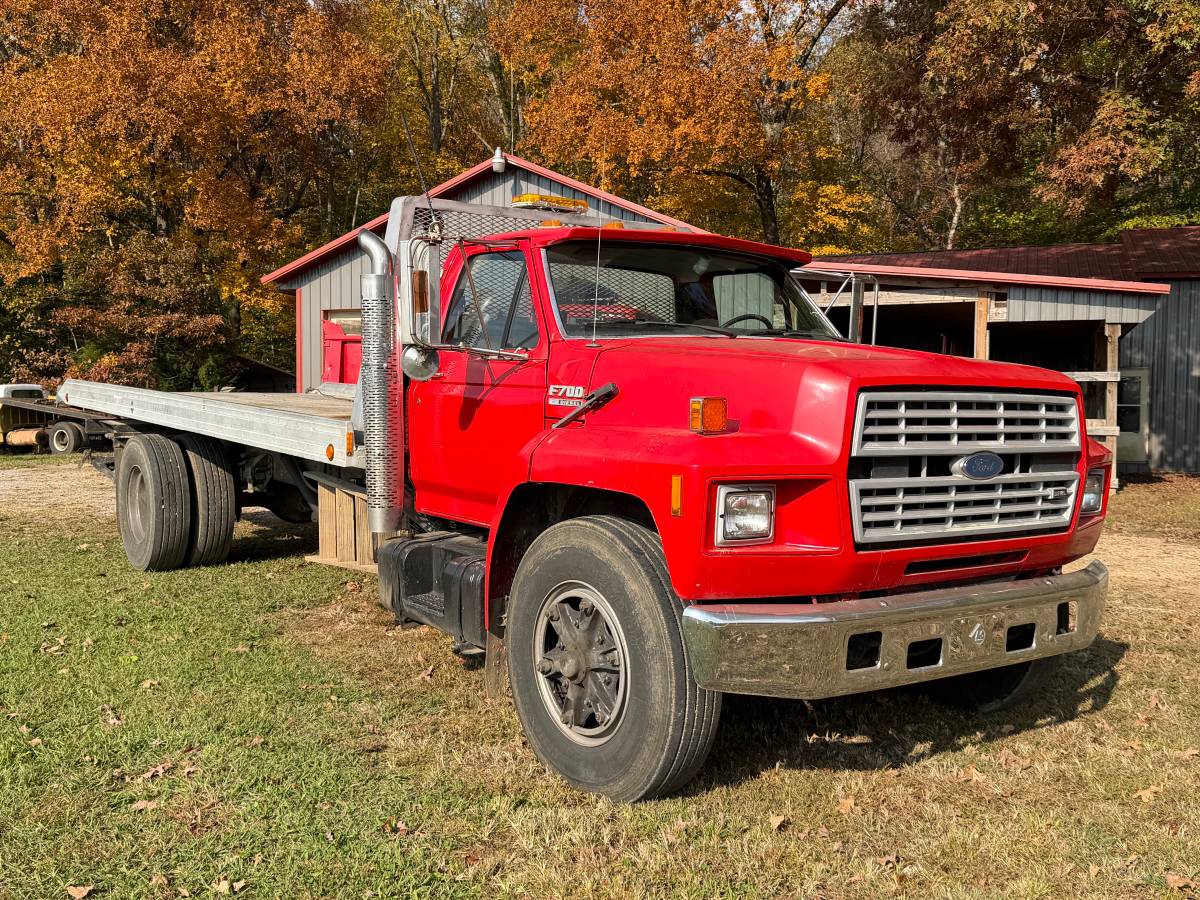 Ford-f700-diesel-1992-red