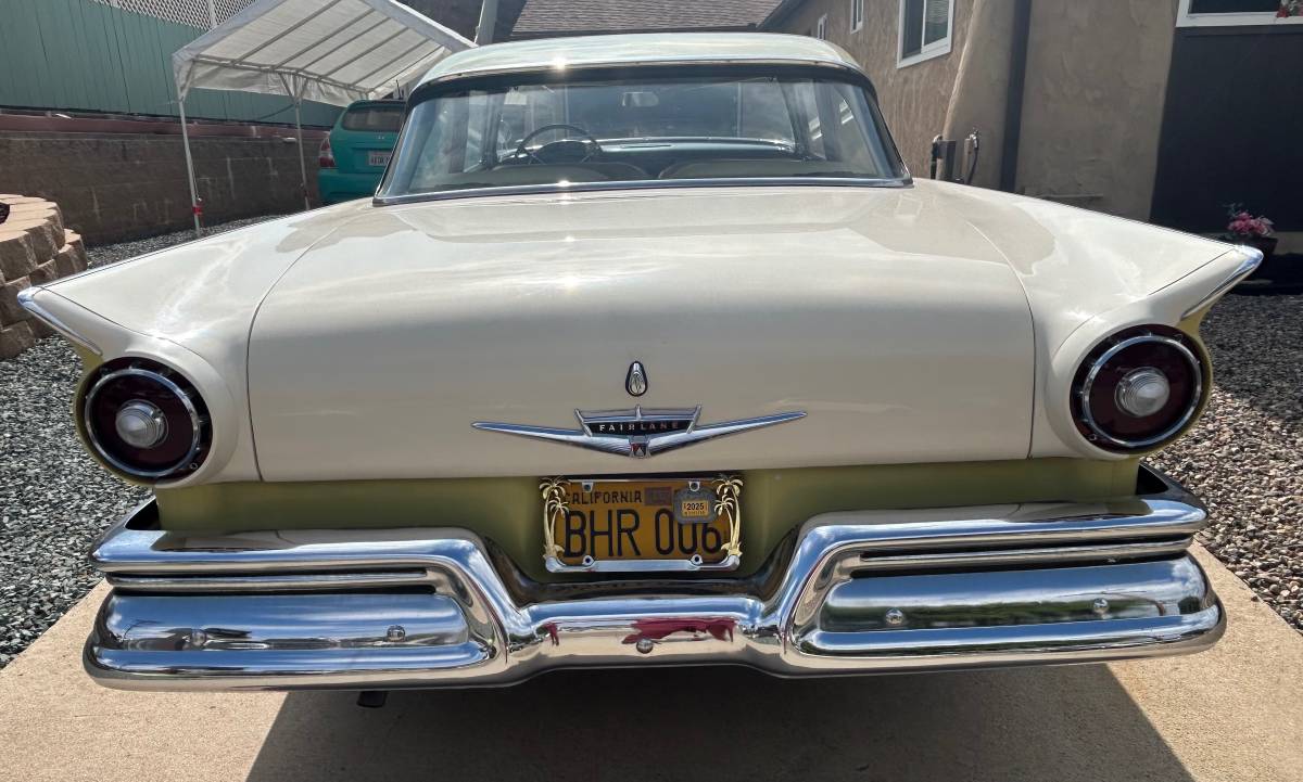 Ford-fairlane-500-1957-white-1