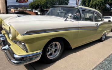Ford-fairlane-500-1957-white-3