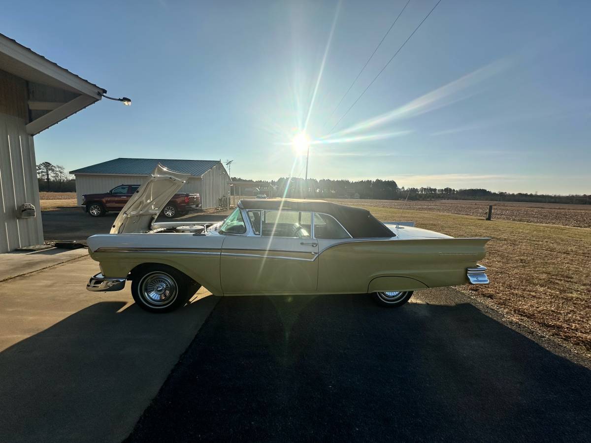 Ford-fairlane-500-convertible-1957-yellow-10