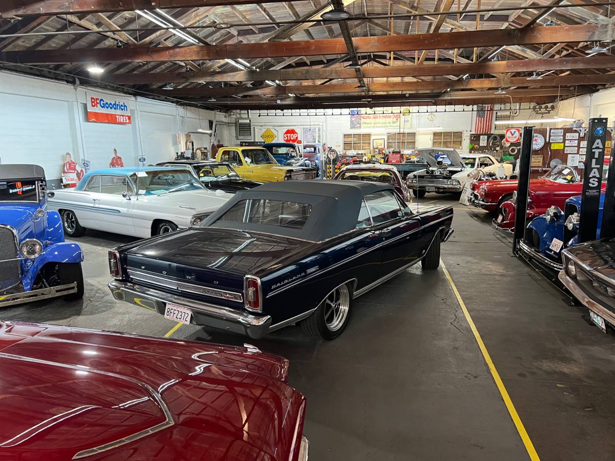 Ford-fairlane-convertible-1966-blue-12