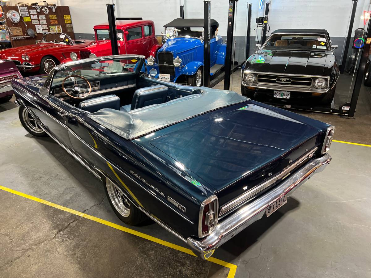 Ford-fairlane-convertible-1966-blue-5