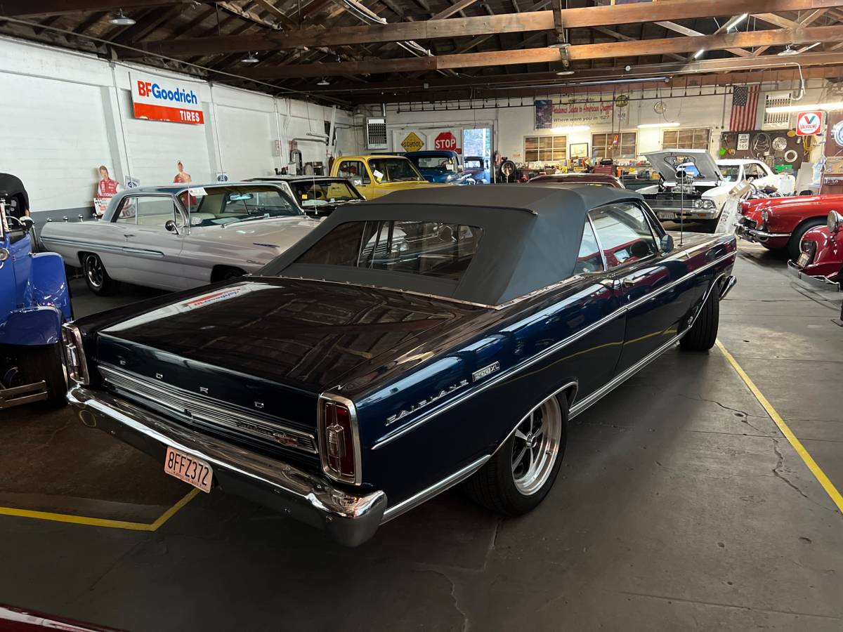 Ford-fairlane-convertible-1966-blue-9