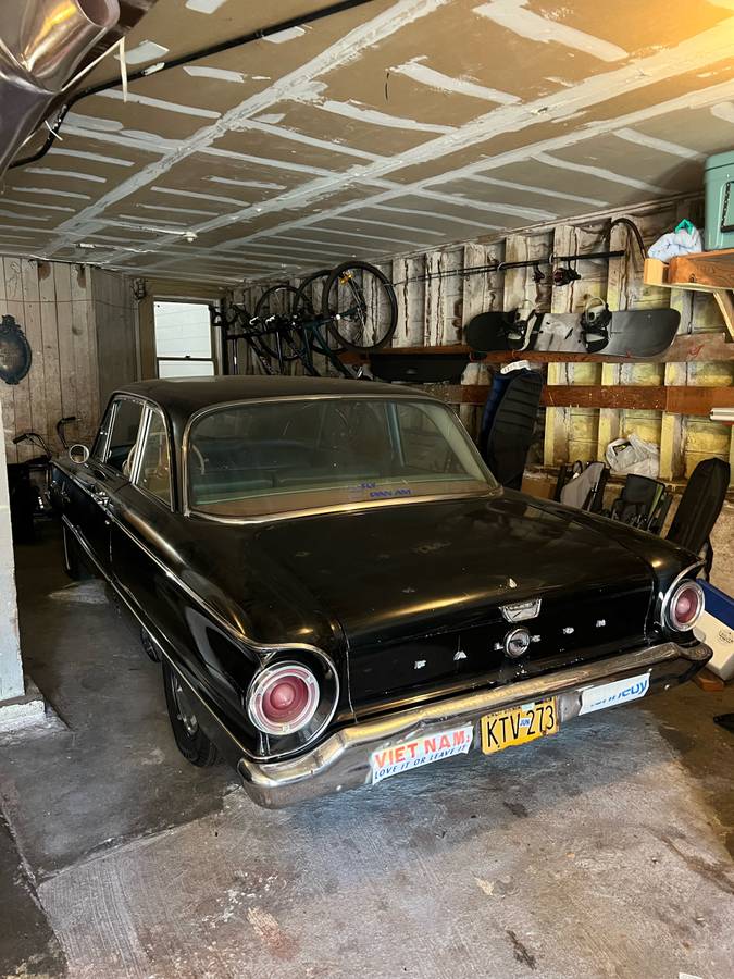 Ford-falcon-1961-black-4