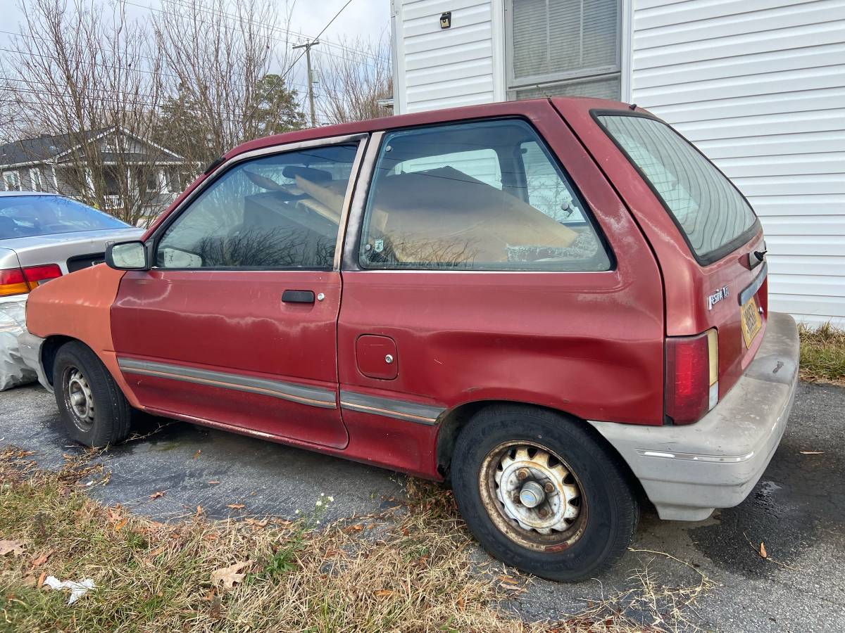 Ford-festiva-1989-red-1