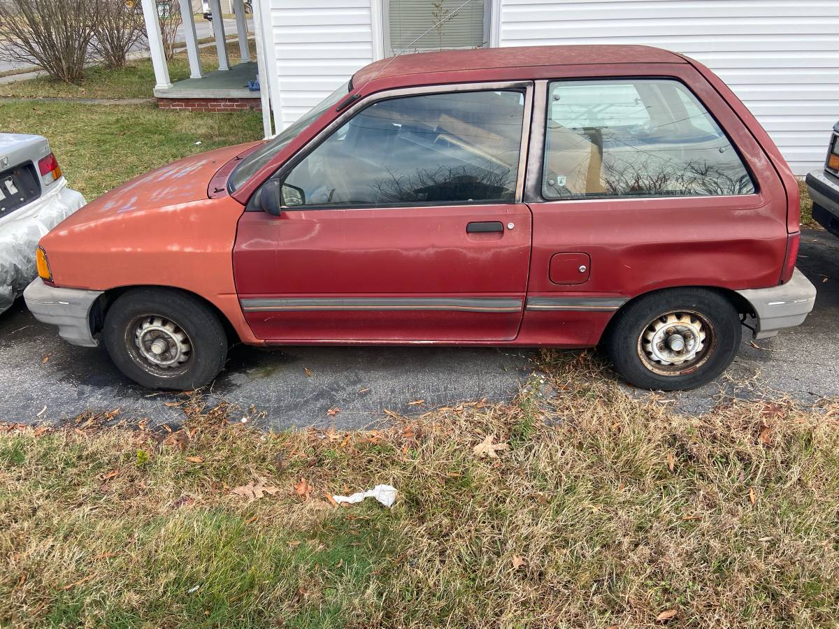 Ford-festiva-1989-red-2
